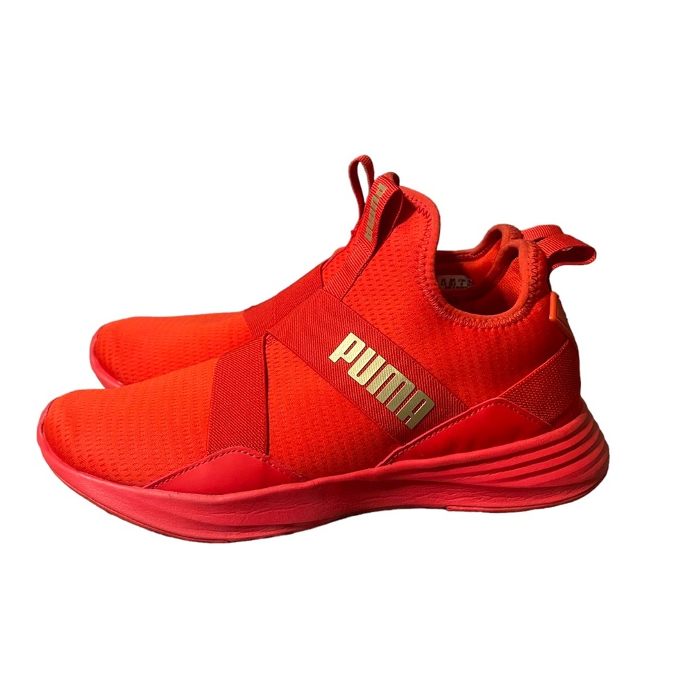 PUMA men’s Red SoftFoam+ Pull On Radiate Mid Training Sneakers Size: 8